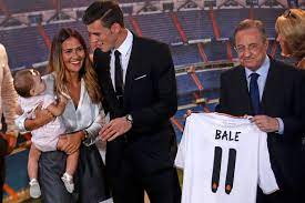 Emma rhys was born in a city far from bale's hometown. Gareth Bale S Wife Grins From Ear To Ear As Her Childhood Sweetheart Becomes World S Most Expensive Footballer Daily Record