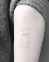 It's small enough to go anywhere, but it looks great on the shoulder. 45 Cat Tattoos For True Cat Lovers
