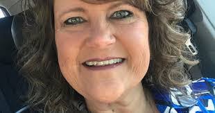 Julia Plemmons's Instagram, Twitter & Facebook