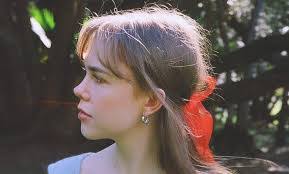 Emily Bateman's Instagram, Twitter & Facebook