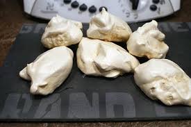 Meringue Au Sucre Roux Au Thermomix Facile Et Rapide Comment Faire Des Meringues Meringue Thermomix