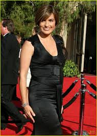 See also another related image from 2020 hairstyles, celebrity topic. Mariska Hargitay Emmys 2007 Photo 592721 Emmy Awards 2007 Mariska Hargitay Pictures Just Jared