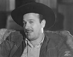 Pedro Infante, el nacimiento de un ídolo. No importa que nazca chato, nomás  que resolle bien – Cultura y vida cotidiana