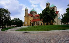 Das welterbekomitee der unesco hat am samstag entschieden, dass baden zur weltkulturerbestadt wird. Unesco Welterbe Dom Und Michaeliskirche In Hildesheim Deutsche Unesco Kommission