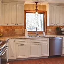 Oak Trim Design Ideas Pictures Remodel And Decor Kitchen Design Small Traditional Kitchen Design Kitchen Backsplash Designs