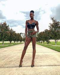 When you find both love and friendship in the same person 💘🔐 Shaunae Miller Uibo Hottestfemaleathletes