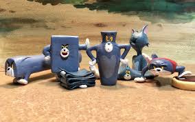 Tom a jerry si myslím, že na tohle prostě nedosáhne. Malformed Tom From Tom And Jerry Sculptures Are Absolutely Hilarious Shouts