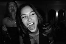 Leticia Phelps's Instagram, Twitter & Facebook