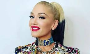 Gx eyewear embodies gwen's unique blend of stylish sophistication mixed with a playful streetwear edge. Gwen Stefani Is Completely Unrecognizable In Super Short Hair Photos Hello
