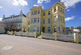 Ferienappartement, ahlbeck'te ahlbeck iskelesine 600 metre ve ahlbeck iskelesi hakkında yerel tarih sergisine 400 metre uzaklıkta konaklama olanağı sunmaktadır. Haus Am Meer In Ahlbeck Heringsdorf Objekt We 23690