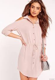 Achetez cette robe élégante pas cher. Soldes Robe Chemise Epaule Denudee En Stock