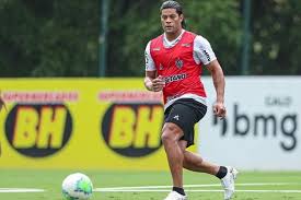 ˈhuwki), is a brazilian professional footballer who plays for atlético mineiro as a forward. Treinador Do Atletico Mineiro Responde A Hulk Trato Todos Da Mesma Forma