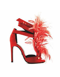 Lusso, champagne party e decine di scarpe tacco 12. Perfette Con Il Tacco 12