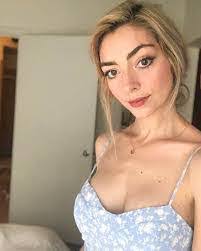 Melissa Sain's Instagram, Twitter & Facebook