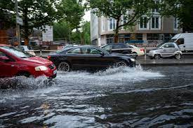Für teile frankens gilt eine amtliche unwetterwarnung des deutschen wetterdienstes vor starkem gewitter bis in die abendstunden. Unwetter Richten Bundesweit Schaden An Sturmtief Axel Sorgt Fur Ausnahmezustand In Berlin Gesellschaft Tagesspiegel