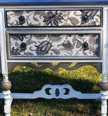 دروس الماجستير على الخزائن ذات الأدراج Decoupage الجديدة من ايكيا والقديمة السوفيتية كيفية تزيين خزانة الملابس في المنزل باستخدام تقنية Decoupage نقوم بتزيين الخزانة الأكثر شيوع ا من Ikea باستخدام تقنية Decoupage