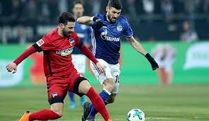 Aus dem sieg gegen augsburg vor fast genau einem monat konnten die schalker keinen aufschwung mitnehmen. Fc Schalke 04 Hertha Bsc Tv Sender Livestream Aufstellungen Anstoss Datum