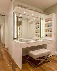 30 Clever Ways To Use Small Space For Dressing Table With Mirror Wohnung Dekoration Hausdek Dressing Room Design Dressing Room Closet Bedroom Closet Design