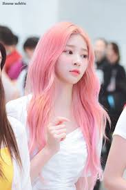 Kim Minju Pics On Twitter Pink Hair Girl With Pink Hair Kpop Girls