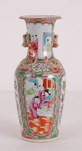 Finished in a medium gloss crackle glaze. 42 Rose Medallion Porcelain Ideas Porcelain Chinese Export Medallion