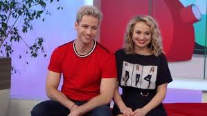 Nikola čechová aka shopaholic nicol založila svůj ruclip kanál v listopadu 2011. Shopaholic Nicol Extra Cz