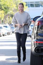 It's been a very busy year for lara worthington. Lara Bingle Shopping At Celine In Beverly Hills 01 23 2019 Hawtcelebs