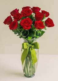 Arreglo De 12 Rosas Rojas En Jarron
