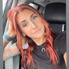 Dye-free mom proud of child's decision