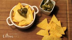 Nacho Kase Sauce Mit Jalapenos Kasedip Wie Im Kino Livingbbq De Rezept Rezeptideen Snack Ideen Nacho Kase Sauce