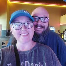 Does anyone else never wear makeup? If I had the spoons I'd do it but I  rarely have enough to not just wear jeggings and a hoodie