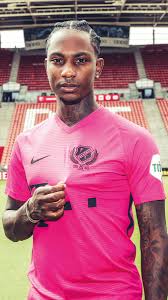 Unieke zwarte fc utrecht achtergrond met utrecht logo en liefdes hart van vuur en vlammen. Fc Utrecht Sur Twitter Wallpaper Wednesday Welke Eljeroelia Plaat Kies Jij