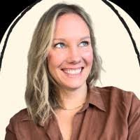 Carly Woodward's Instagram, Twitter & Facebook