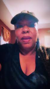 Escucha a Michelle Ayers en Apple Music y Spotify