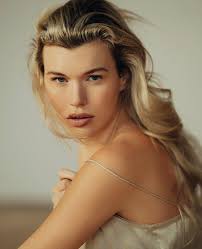 Heather Napolitano's Instagram, Twitter & Facebook