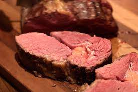 Wissen sie wie das garen mit niedrigtemperatur funktioniert, damit fleisch schön saftig wird? 2kg Rinderfilet Niedrigtemperatur Garen Die Kuche Brennt