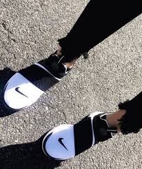 Black And White Striped Shoes 80 Black And White Styled Outfit Black And White Striped Nike Slip On Comfy Sneakers With Black Frayed Ripped Denim S Shoes For School Sneakers Trending Shoes