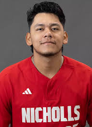 Edgar Alvarez's Instagram, Twitter & Facebook