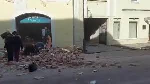 La calabria si è svegliata con una violenta scossa di terremoto. Terremoto In Croazia Petrinja Devastata Sette I Morti La Gazzetta Dello Sport