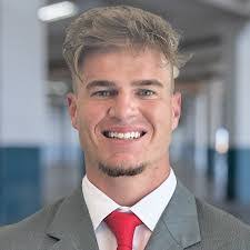 Jesse Dewitt's Instagram, Twitter & Facebook