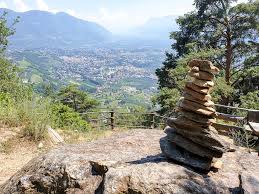 Wandern In Meran Und Dorf Tirol Tipps Fur Wanderwege In 2020 Dorf Tirol Meran Wanderwege