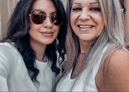 It's my momma's birthday today! She's the cutest lady in the whole world  and I love her lots. I look forward to when it's cooler out so that she can  finally share