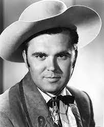 Hector Moyer's Instagram, Twitter & Facebook