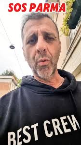 Così difficile tornare ai cassonetti? #sosparma #parma  #riprendiamocilenostrestrade #spazzatura #sporcizia #raccoltadifferenziata  #abbandono #sporco #disagio