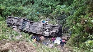 Lamia flight 2933 was a charter flight of an avro rj85, operated by lamia, that on 28 november 2016 crashed near medellín, colombia, killing 71 of the 77 people on board. Sobreviviente Del Accidente Aereo Del Chapecoense Se Salva De Morir En Otro Accidente En Bolivia Prensa Libre