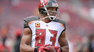 Soja attempts to recruit their guest, vincent jackson, to the washington redskins during their sold. Gt6p D4 Ht0vjm