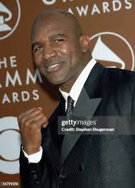 Singer Ashley Altman arrives at the 48th Annual Grammy Awards at the...  News Photo