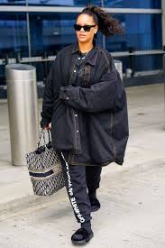 See more ideas about rihanna, rihanna style, style. 25 Iconic Rihanna Outfits The Best Rihanna Style Ideas To Steal