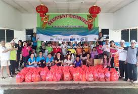Annah rais longhouse adventure 13.56 km. Residents Of Senior Citizens Home Get Early Festive Joy