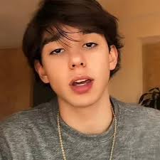 En İyi AI Sohbet Karakteri Markos Villalobos: Profilleri ve Kullanıcı  yorumlarını keşfedin