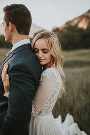 Insanely Beautiful First Look Photos In The Utah Mountains Junebug Weddings Wedding Picture Poses Wedding Photos Poses Wedding Poses
